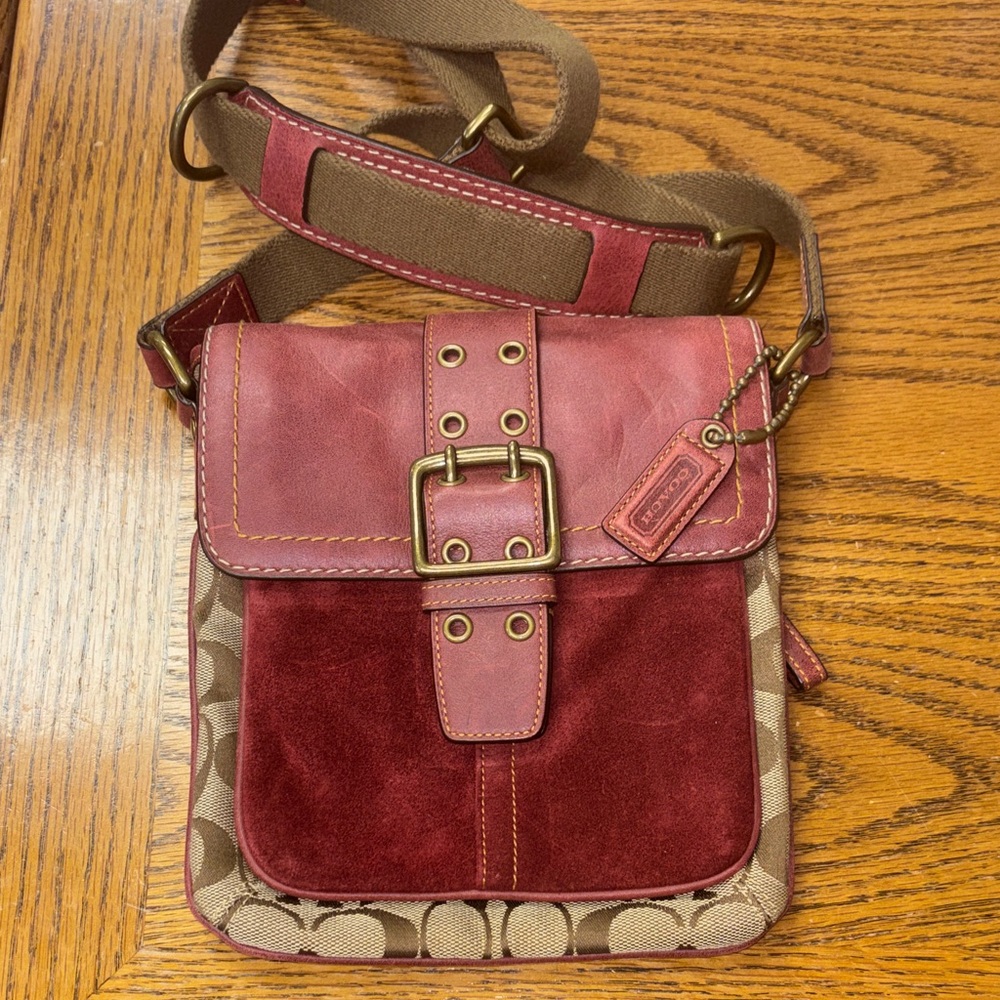 COACH~*RARE/VINTAGE* Special Edition-2004, Oxblood Leather/Suede  Crossbody Bag.